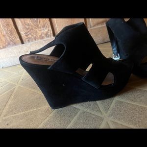 Worn once size 9.5 Steve Madden wedges